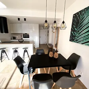  Apartment Beautiful New With Sea View
